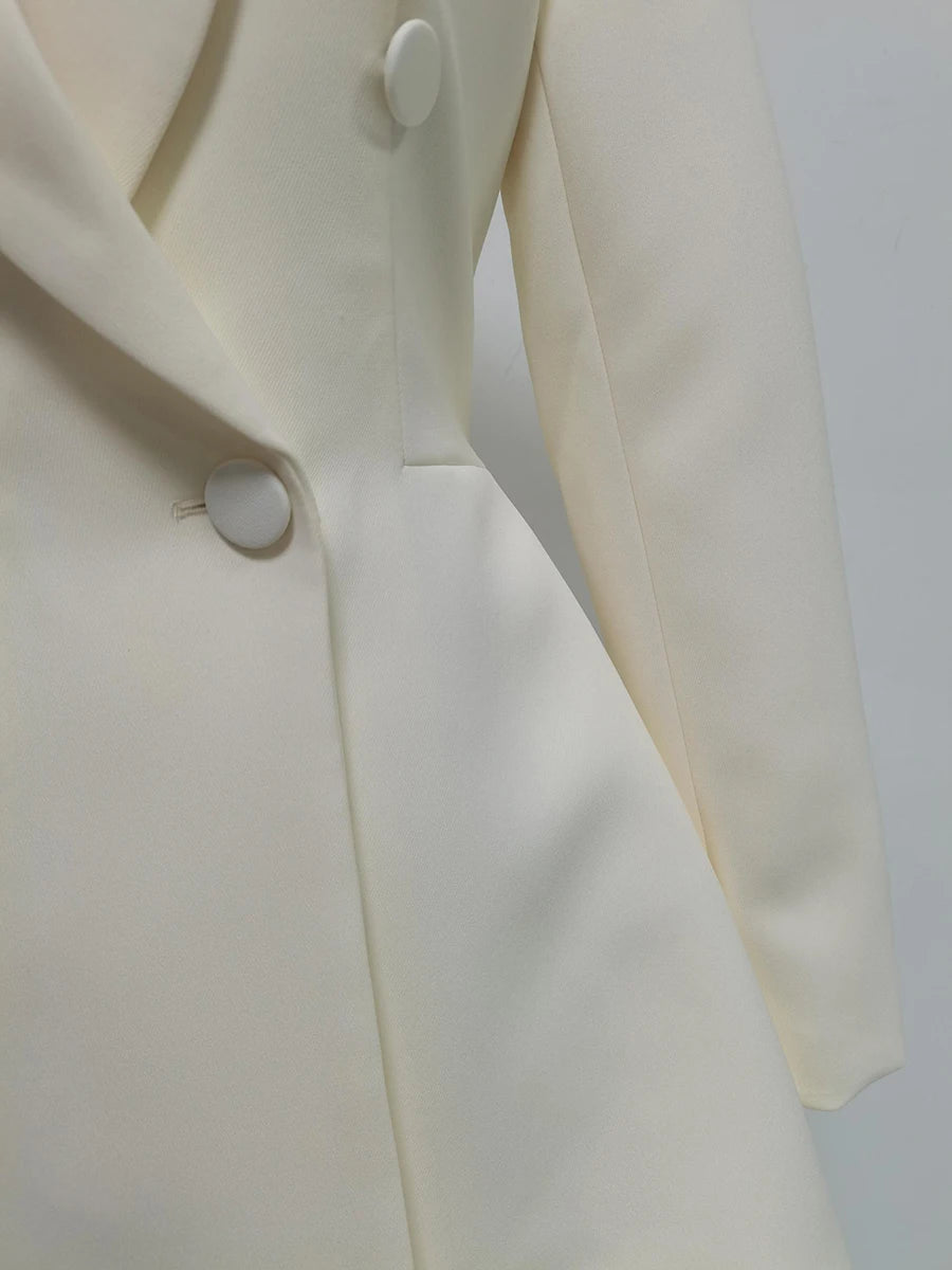 Abito con Colletto Classico e Chiusura a Bottoni