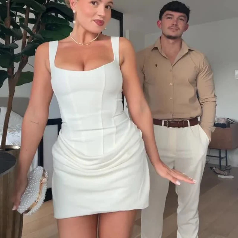 Mini Abito con Scollo Quadrato