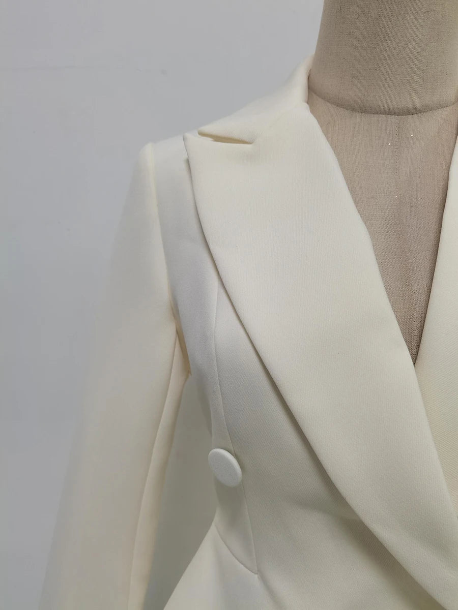 Abito con Colletto Classico e Chiusura a Bottoni