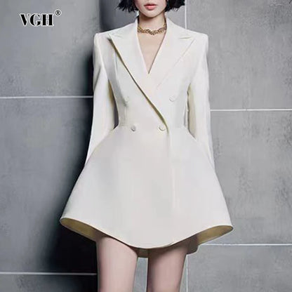 Abito con Colletto Classico e Chiusura a Bottoni