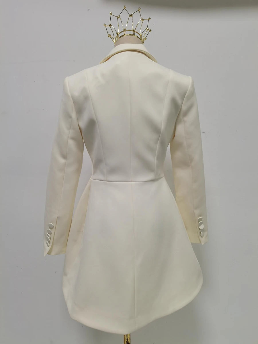 Abito con Colletto Classico e Chiusura a Bottoni