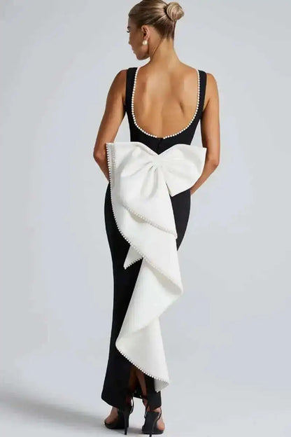 Abito Aderente con Fiocco Perlato